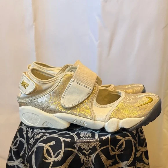 Nike air rift split toe Athletic Shoes with Gold and Cream Accents vintage y2k - Picture 3 of 15